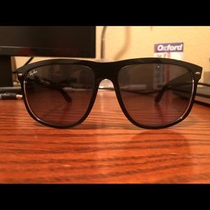 Men’s Ray-Ban Sunglasses RB4147